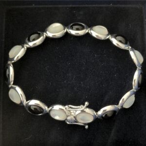 Vintage Classy Black And White Link Bracelet With Safety Latch